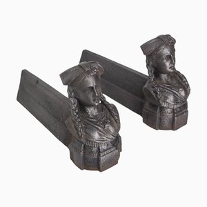 Morillos de hierro forjado con bustos femeninos de Napoleón III, Francia, década de 1890. Juego de 2