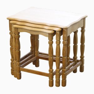 Mesas nido de roble de Henning Kjærnulf, años 70. Juego de 3