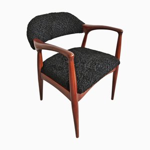 Fauteuil Mid-Century Moderne Tapissé en Fourrure d'Astrakan, Yougoslavie, 1960s