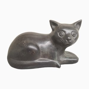 Gato reclinado de bronce, principios del siglo XX