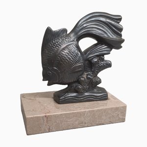 Estatua francesa Art Déco de un pez de colores, años 30