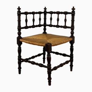 Corner Chair in Carved Wood and Straw, Late 19th Century