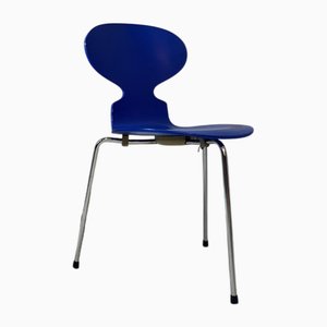 Silla modelo 3100 Ant de tres patas de Arne Jacobsen para Fritz Hansen