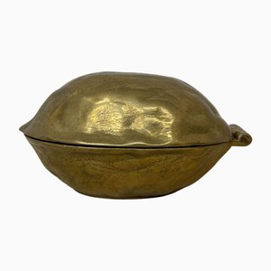 Galleta de frutos secos en forma de nogal de latón, años 70