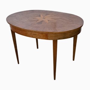Antiker Ovaler Couchtisch aus Nussholz, 1890er