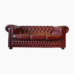 Vintage Chesterfield Sofa aus Burgunderrotem Leder