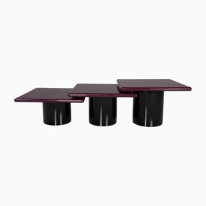 Italienische Moderne Lila Glänzend Lackierte Holz & Metall Couchtische, 1970er, 3er Set