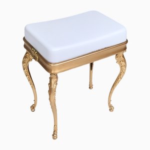 Weißer Vintage Fußhocker aus Kunststoff mit Beinen aus Messingguss, 1950er