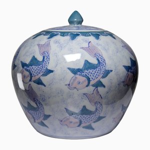 Chinesische Vintage Vase mit Deckel und Koi-Karpfen-Motiven