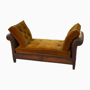 Panca in pelle con borchie, anni '20