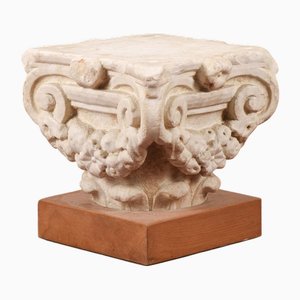 Chapiteau en Pierre avec Socle en Bois