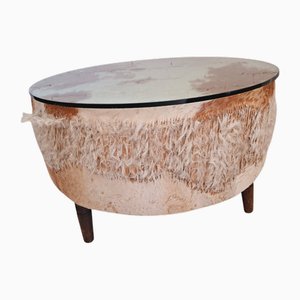 Afrikanischer Vintage Couchtisch aus Rindsleder mit Glasplatte, 1960er