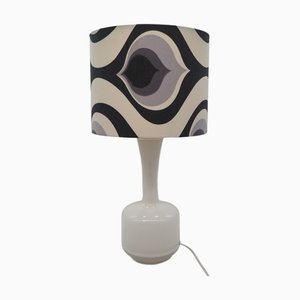 Lampada da tavolo vintage in vetro opalino bianco, Norvegia, anni '70