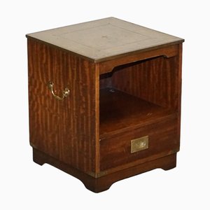 Vintage Bevan Funell Military Campaign Nachttisch mit Lederoberteil