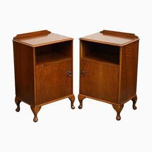 Art Walnut Deco Nachttische mit Schrank mit Queen Anne Beinen