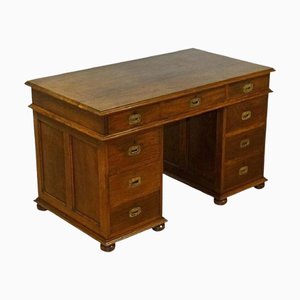 Escritorio pedestal de la campaña militar Victoria Regina, década de 1880