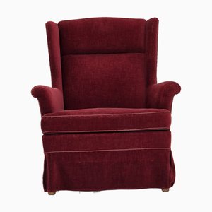 Sedia con schienale alto in velluto rosso ciliegia e gambe in frassino, Danimarca, anni '70