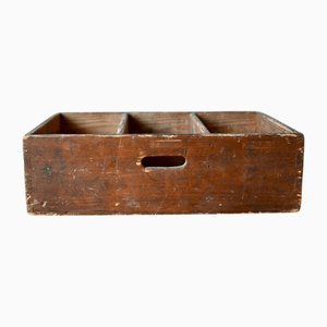 Cajón de madera para taller con compartimentos de estilo industrial