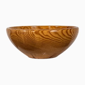 Cuenco escultural de pino torneado de Oscar Johansson, Sweden