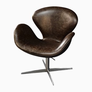 Sedia Swan Mid-Century moderna in pelle marrone di Arne Jacobsen per Fritz Hansen, Danimarca, 1958
