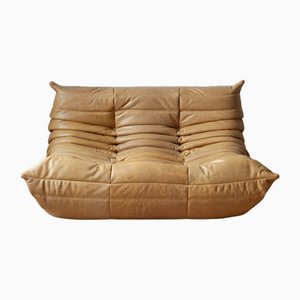 Sofá de dos plazas Togo de cuero marrón camel atribuido a Michel Ducaroy para Ligne Roset