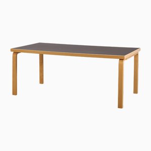 Table Aalto 83 par Alvar Aalto pour Artek