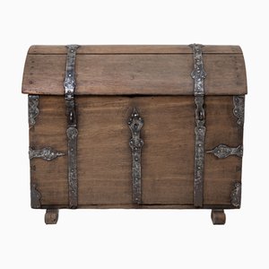 Barocke Truhe mit Kuppel, 1700er