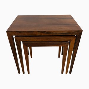 Tavolini ad incastro Mid-Century moderni di Severin Hansen per Haslev Møbelsnedkeri, Danimarca, anni '60, set di 3