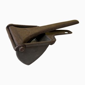 Schiacciapatate in ghisa di Kenrick & Sons