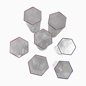 Vasos hexagonales de cristal de Murano soplado cobalto y borde rojo de Carlo Scarpa, años 50. Juego de 7
