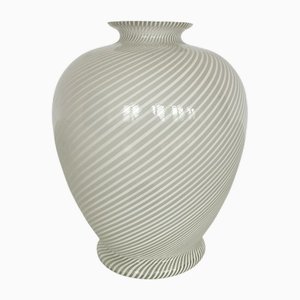 Jarrón pequeño de cristal de Murano soplado con cristal de filigrana blanco, 1980