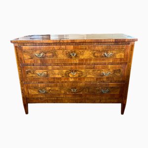18th Century Neoclassical Italian Walnut Chest of Drawers