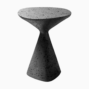 Table d'Appoint Sculpturale Minimaliste par Donatas ukauskas
