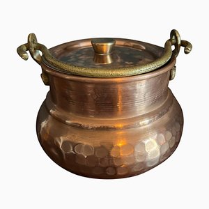 Caldero pequeño de cobre martillado de principios del siglo XX con tapa para la magia de la brujería del altar