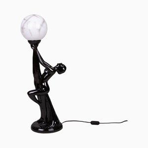 1970er Große Frauenlampe aus schwarzer Keramik im Art Deco-Stil mit Kugellampe aus Marmorglas