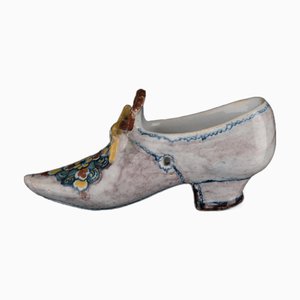 Mule en Delft avec Fleurs Violet et Bleu Amsterdam, Pays-Bas, 1740-1760