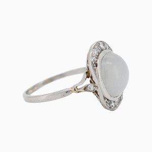 Anillo Art Déco de oro con piedra lunar, años 20