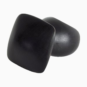 Anello grande scultoreo nero in ebano, Danimarca, anni 2000