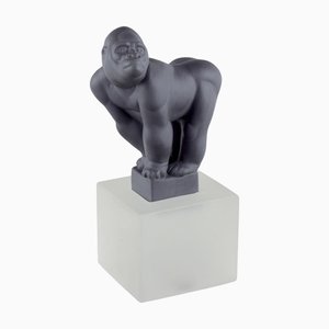 Figura di Gorilla in Bisquit su base in vetro di Pia Langelund per Royal Copenhagen