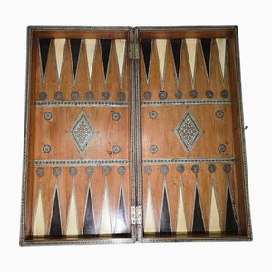Scacchiera anglo-indiana intarsiata in argento e backgammon, inizio XIX secolo
