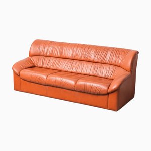 Drei-Sitzer Sofa aus Orangefarbenem Leder, 1970er