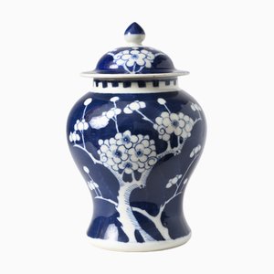 Vaso in porcellana, Cina, anni '50