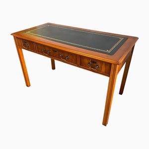 Englischer Vintage Schreibtisch mit Lederplatte