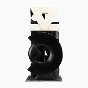 Alberto Cabiddu, Escultura posmoderna Notte, 1995, Madera y Pietra di Vicenza
