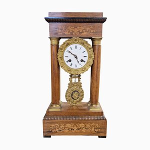 Orologio Impero in noce intarsiato, Francia, metà XIX secolo