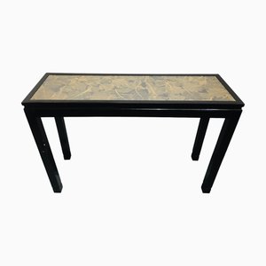 Consola japonesa lacada