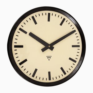 Reloj de pared industrial grande con estación de tren de baquelita, años 40