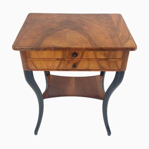 Biedermeier Beistelltisch aus Nussholz, 1820er