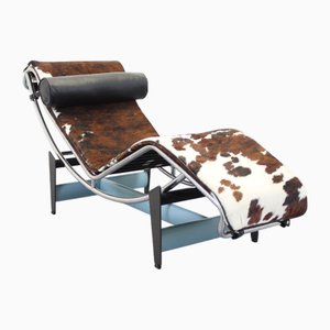 Chaise longue LC4 di Charlotte Perriand & Le Corbusier per Cassina, inizio XXI secolo