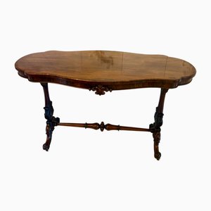 Antiker viktorianischer freistehender Tisch aus geschnitztem Palisander, 1850er